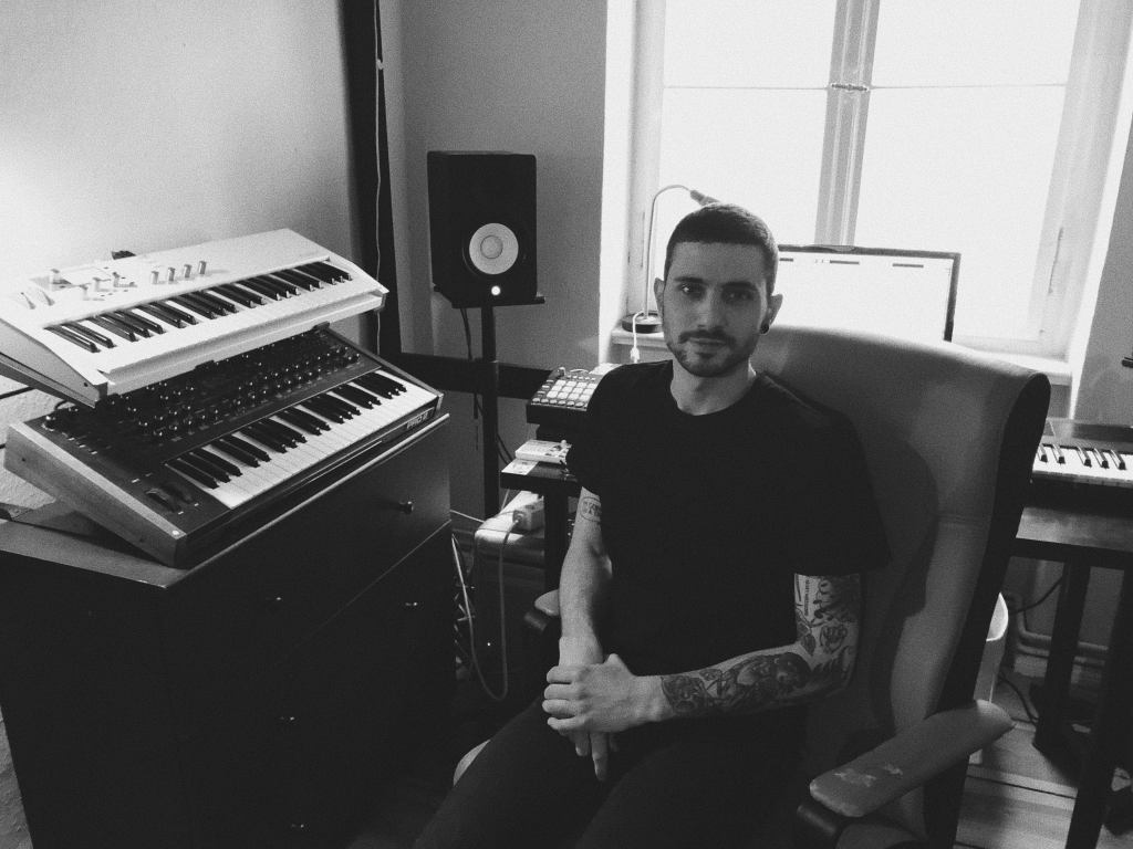 Interview: Velvet May (Tears on&nbsp;Waves)